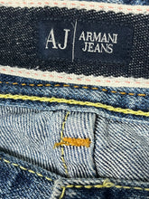 Carica l&#39;immagine nel visualizzatore di Gallery, vintage Armani jeans {L}
