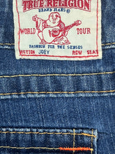 Cargar imagen en el visor de la galería, vintage True Religion shorts {L}
