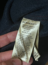 Charger l&#39;image dans la galerie, vintage Burberry sweater {S}
