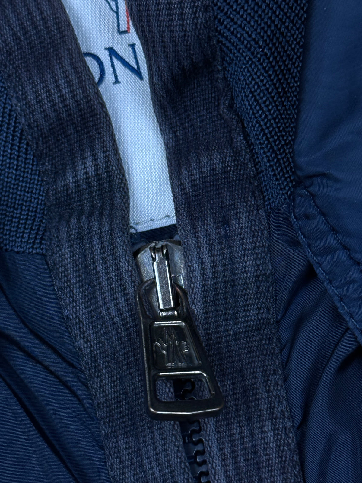 vintage Moncler windbreaker {M}