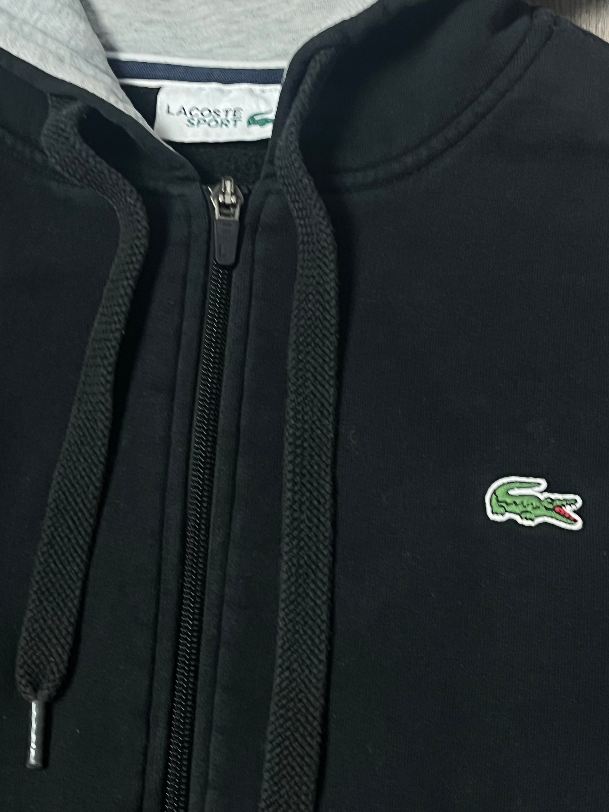 black Lacoste sweatjacket {S}