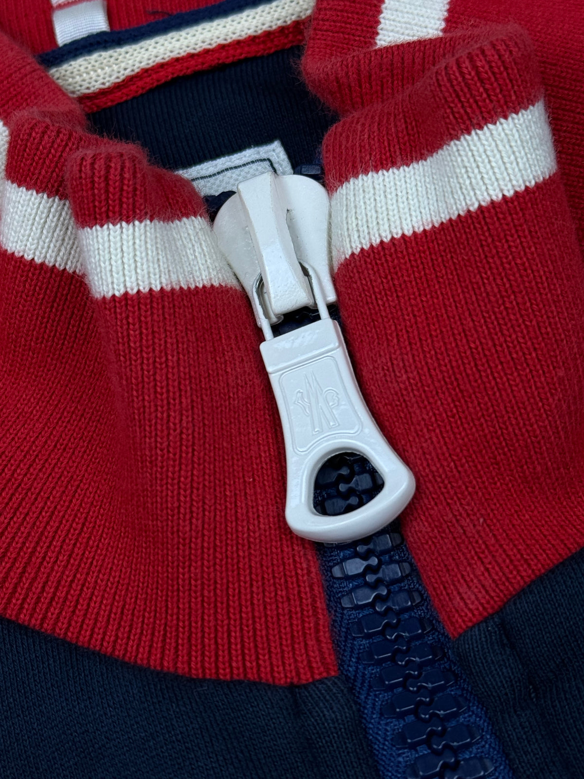 vintage Moncler sweatjacket {L}