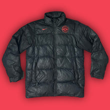 Carregar imagem no visualizador da galeria, vintage Nike Manchester United pufferjacket {L}
