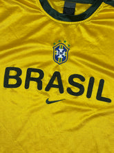 Lade das Bild in den Galerie-Viewer, vintage Nike BRASIL spellout jersey {M}
