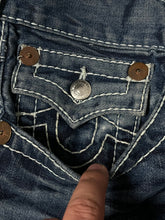 Cargar imagen en el visor de la galería, vintage True Religion jeans {XL-XXL}
