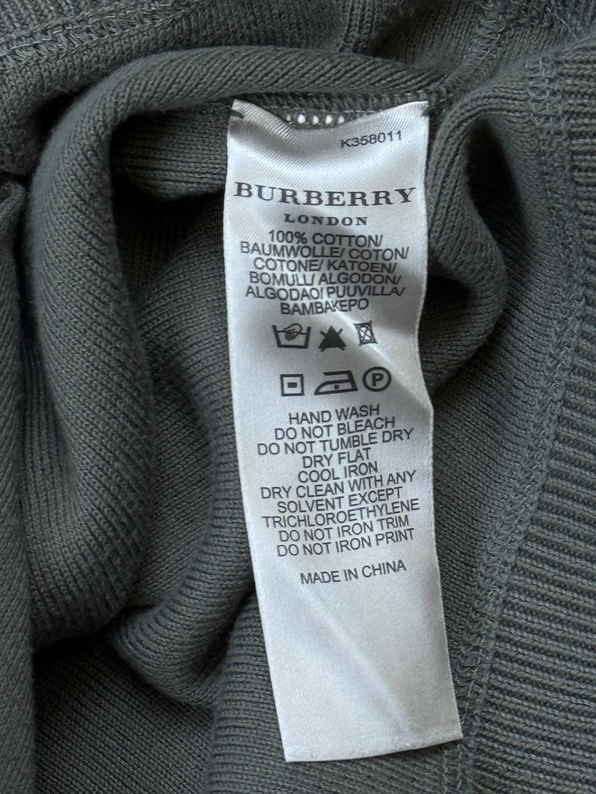 vintage Burberry sweatjacket {XXL}