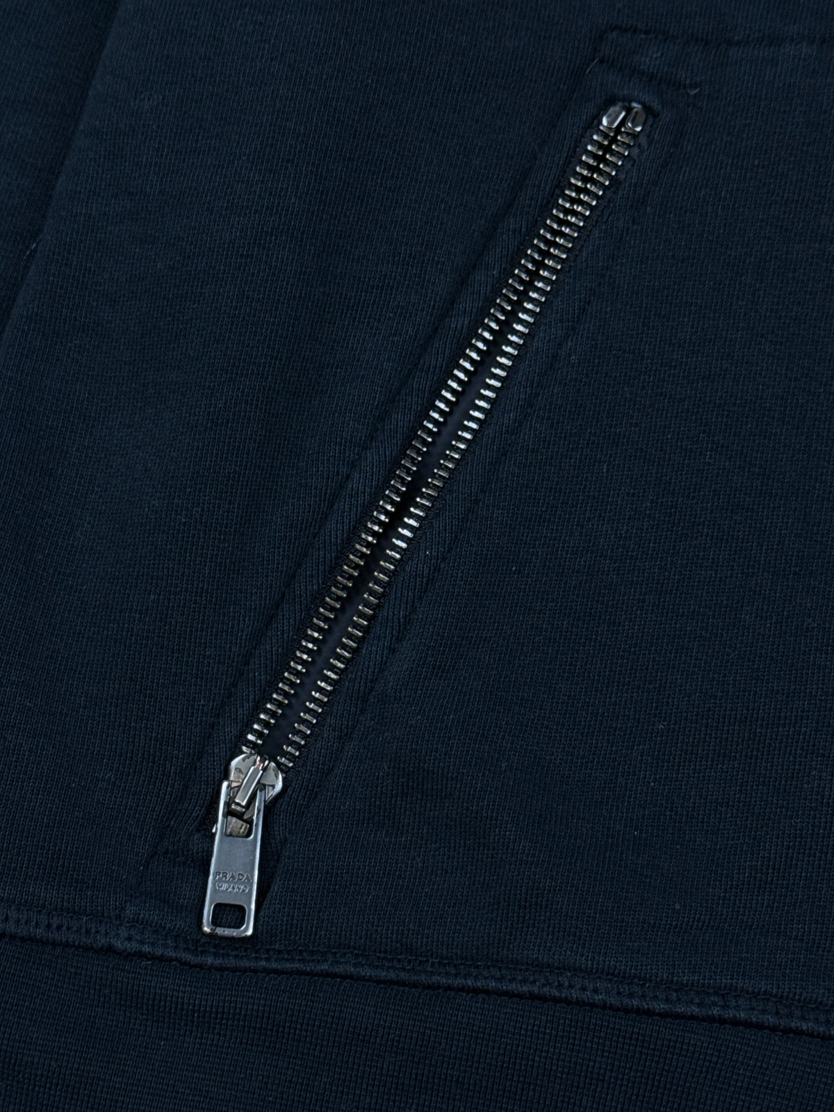 vintage navyblue Prada sweatjacket {S}
