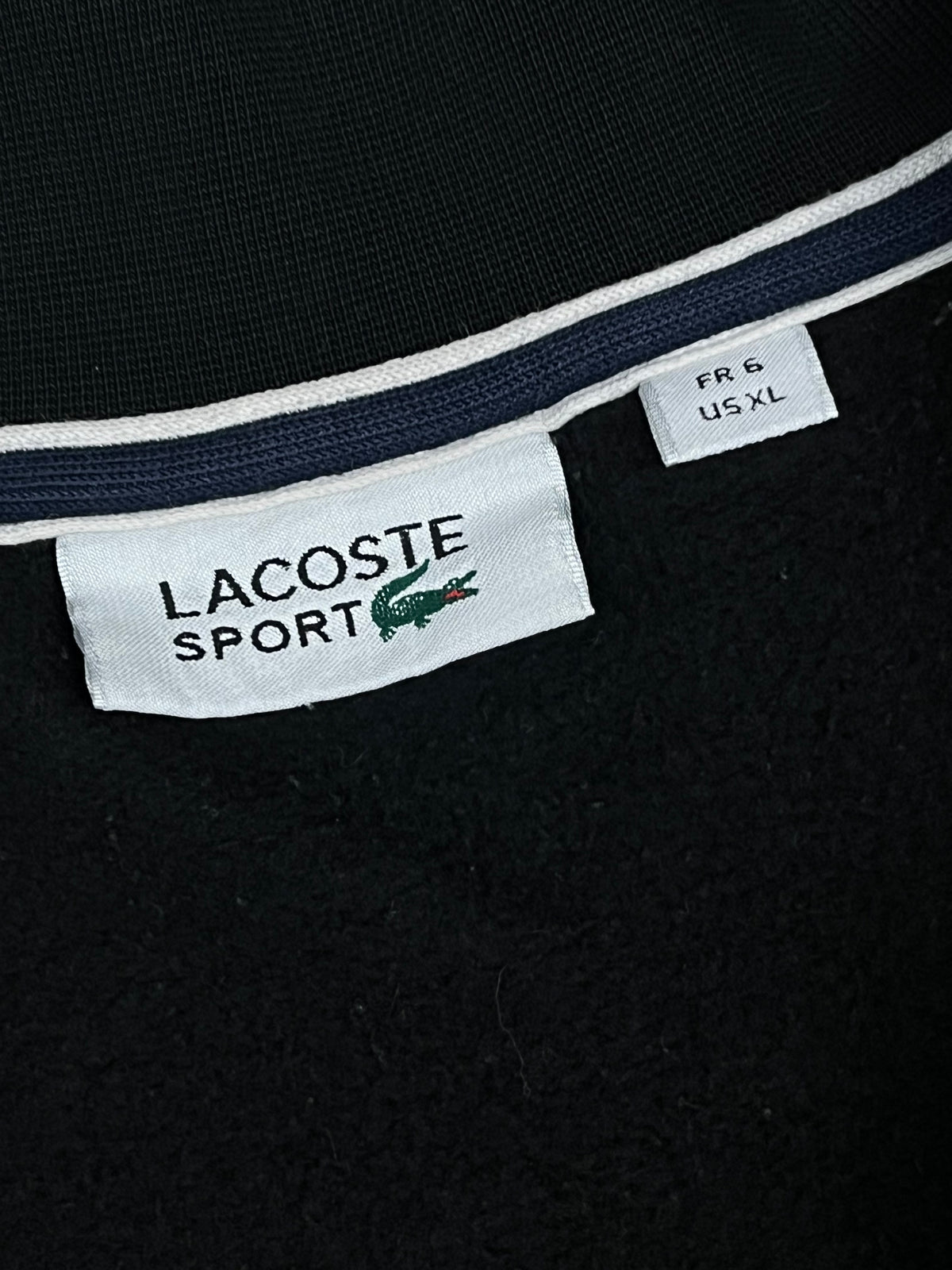 black Lacoste sweatjacket {L}