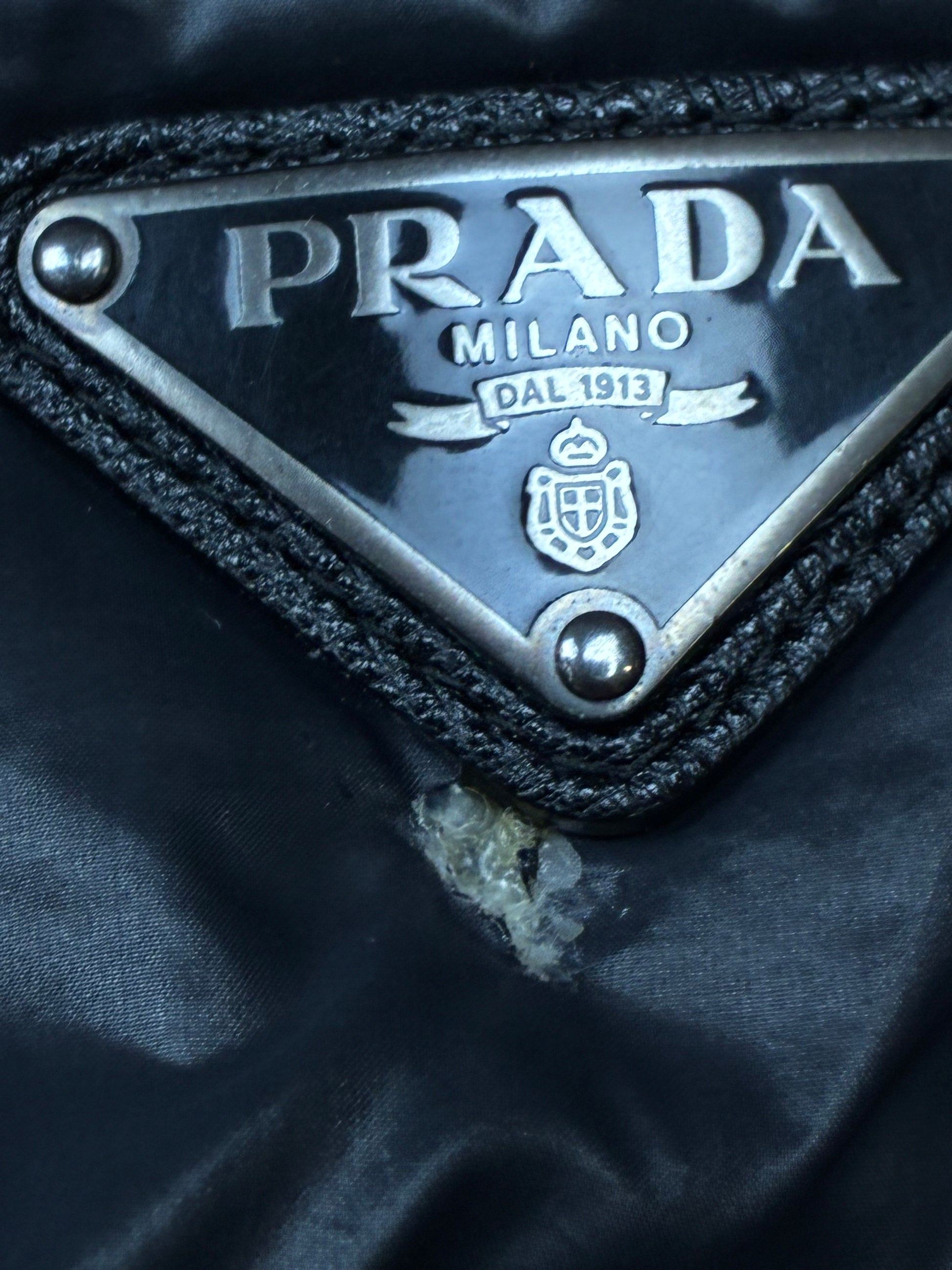 vintage black Prada pufferjacket {M}