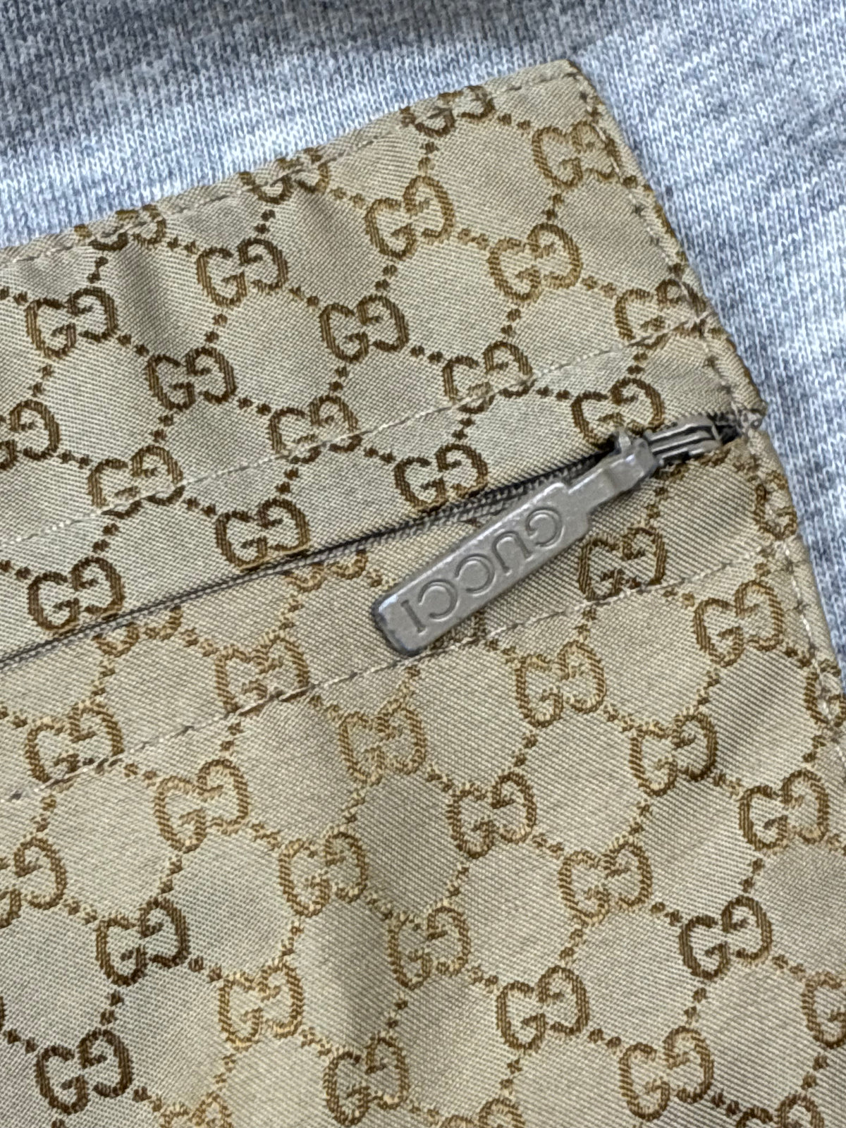 vintage Gucci windbreaker {S}