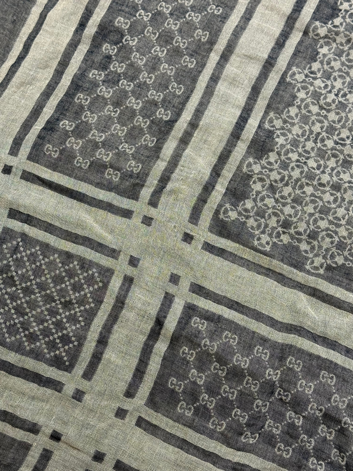 vintage Gucci foulard