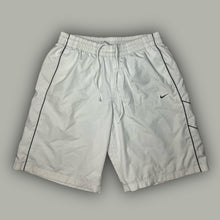 Load image into Gallery viewer, white vintage Nike shorts {XL}
