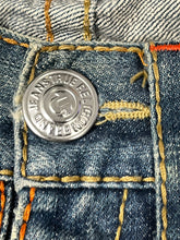 Cargar imagen en el visor de la galería, vintage True Religion jeans {M}
