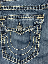 Cargar imagen en el visor de la galería, vintage True Religion jeans {L-XL}
