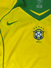 Load image into Gallery viewer, vintage Nike Brasil 2004 home jersey {M}
