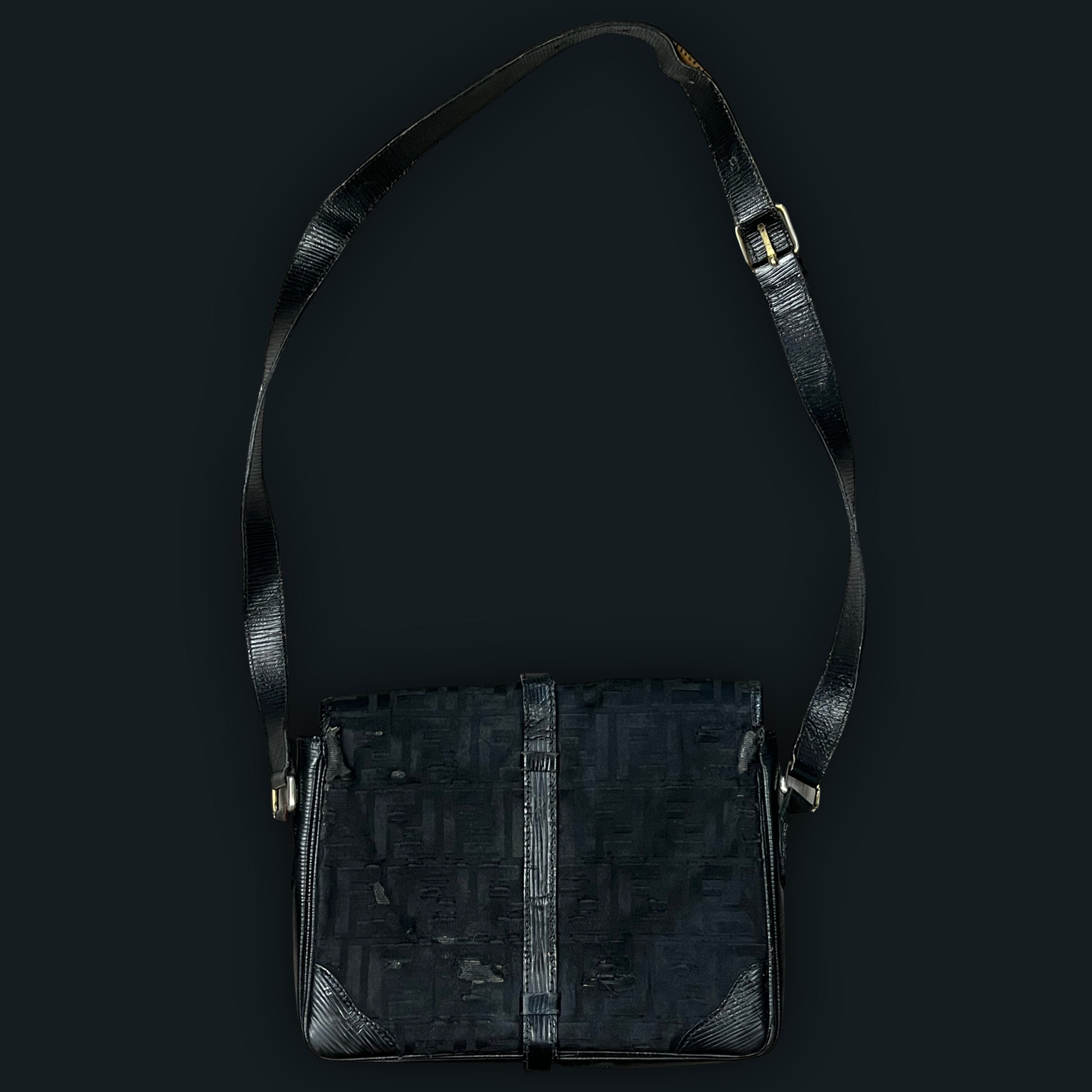 vintage Fendi slingbag