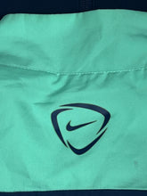 Carica l&#39;immagine nel visualizzatore di Gallery, vintage Nike Fc Barcelona windbreaker {M-L}
