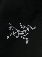 Carregar imagem no visualizador da galeria, vintage Arcteryx cap
