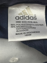 Cargar imagen en el visor de la galería, vintage Adidas Real Madrid cap
