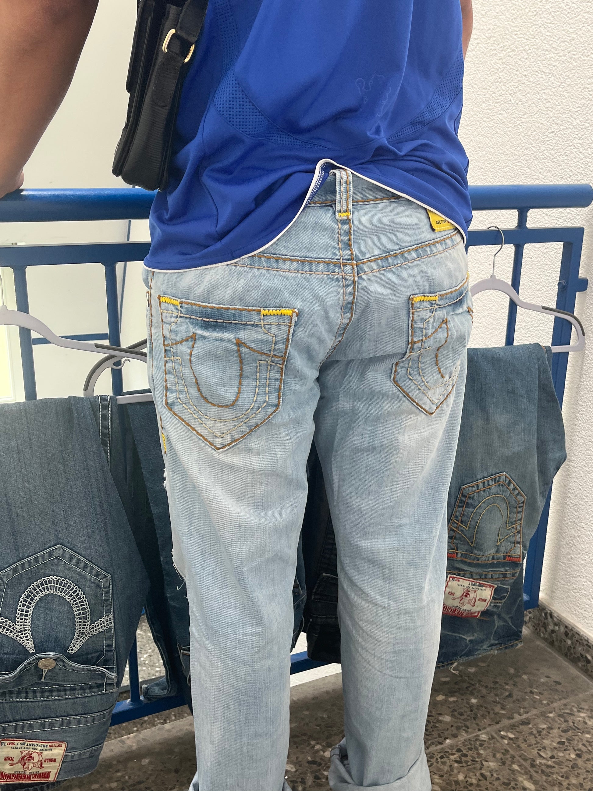 vintage True Religion jeans {M-L}