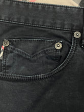 Charger l&#39;image dans la galerie, vintage Burberry jeans {L-XL}
