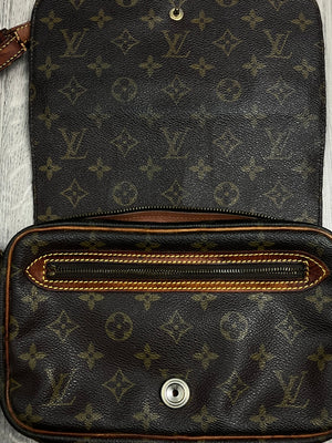 vintage Louis Vuitton slingbag