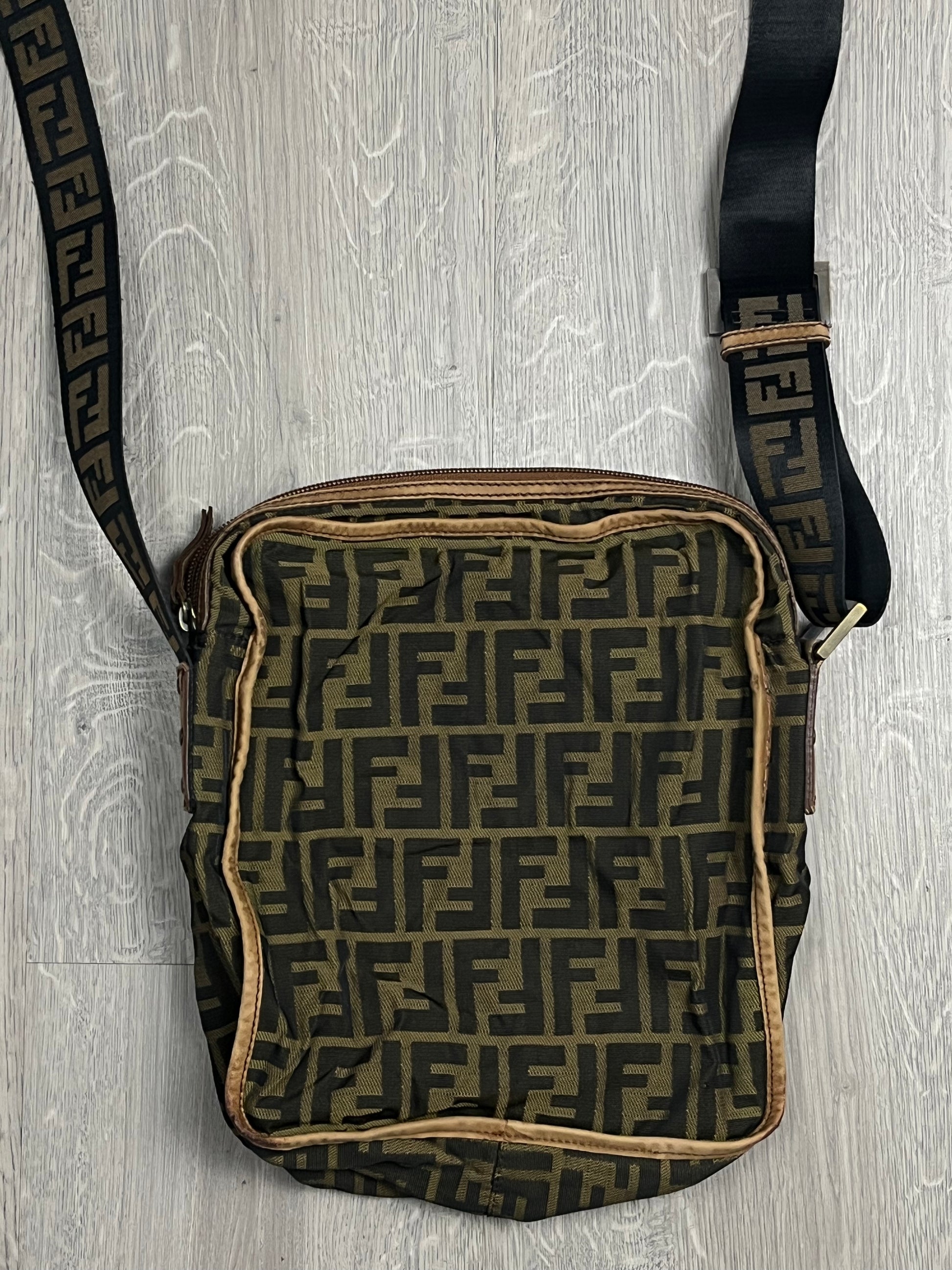 vintage Fendi slingbag