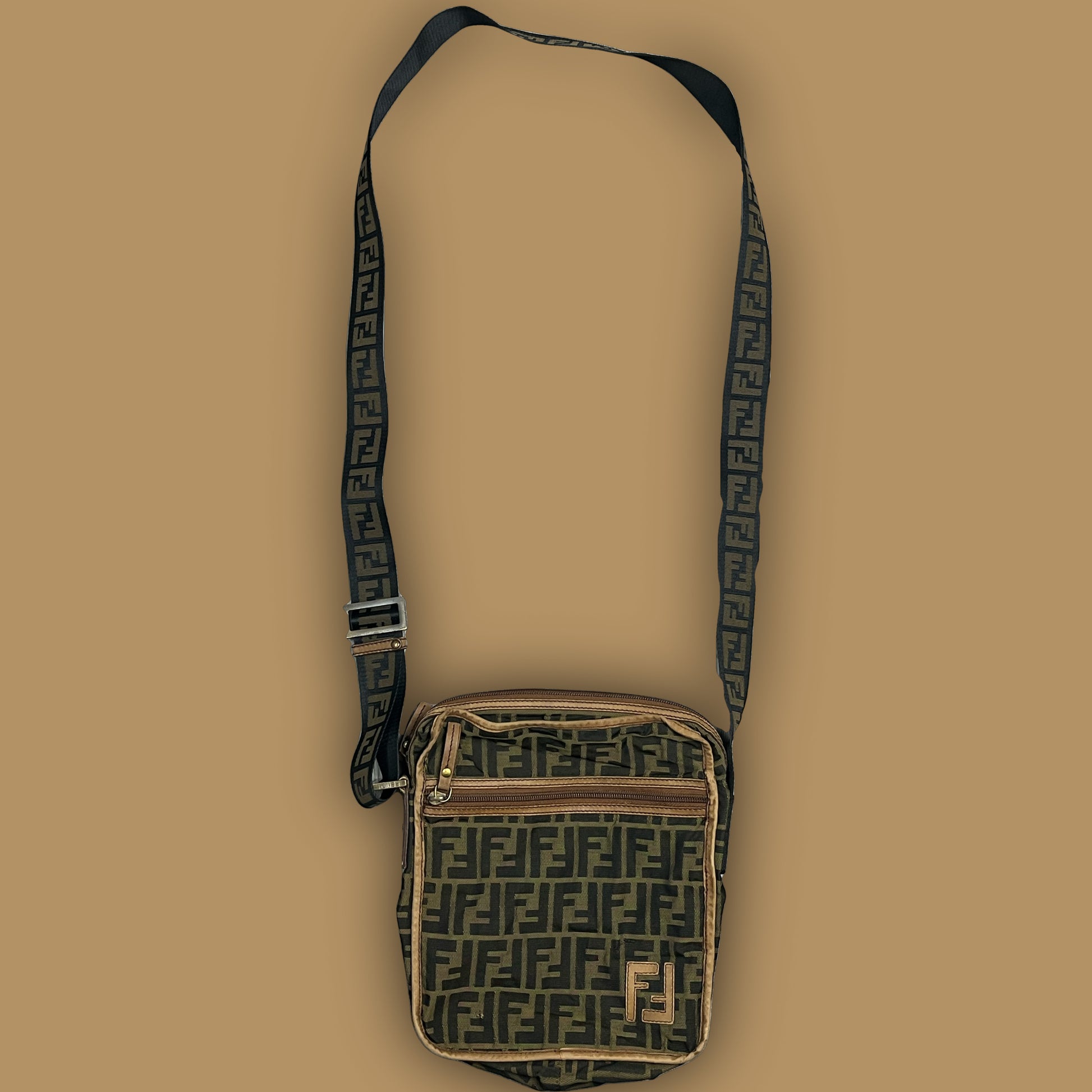 vintage Fendi slingbag