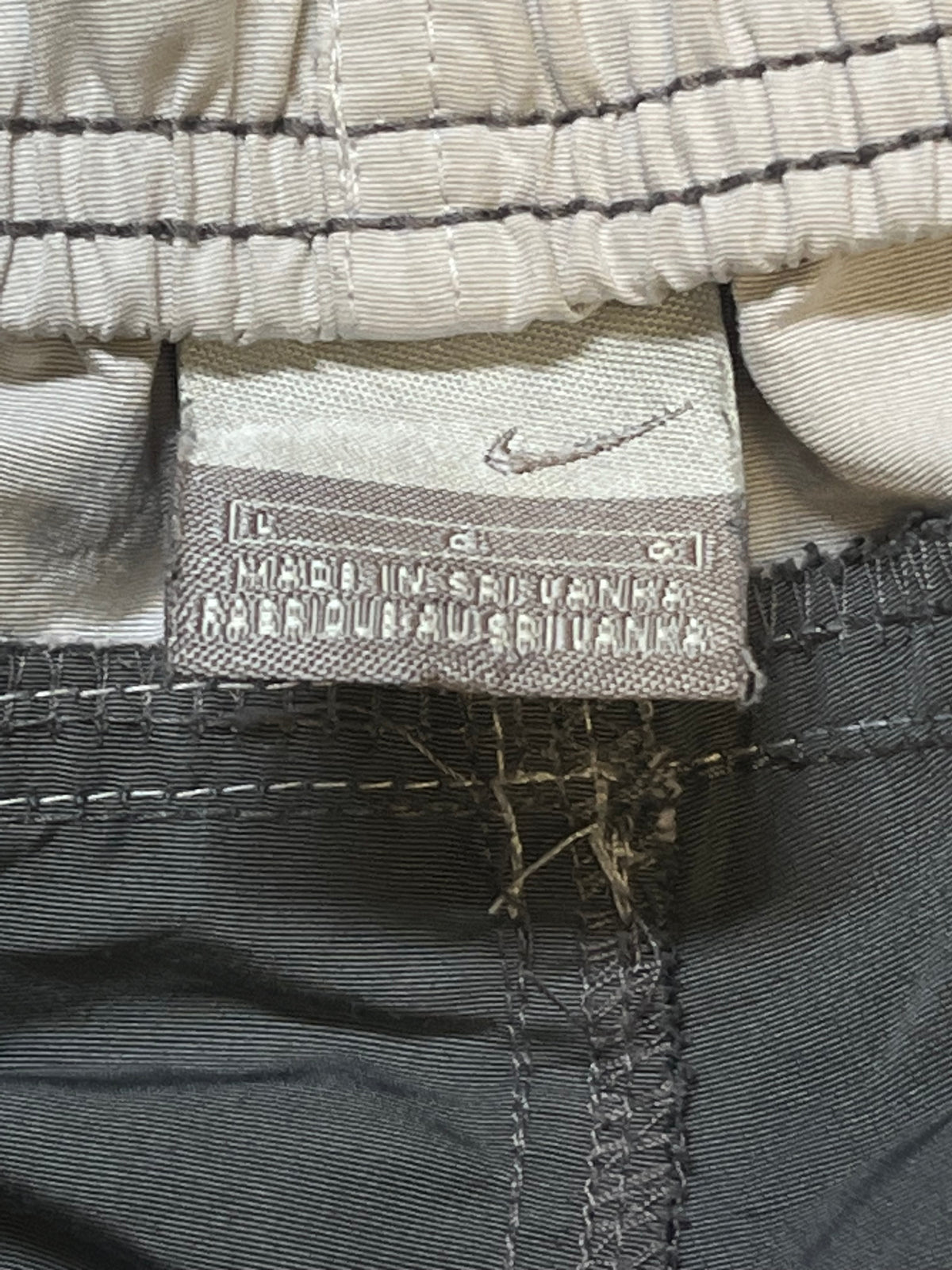 vintage Nike shorts {L}