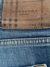 Cargar imagen en el visor de la galería, vintage Burberry jeans

