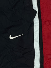 Carica l&#39;immagine nel visualizzatore di Gallery, vintage Nike trackpants buttonpants {M}

