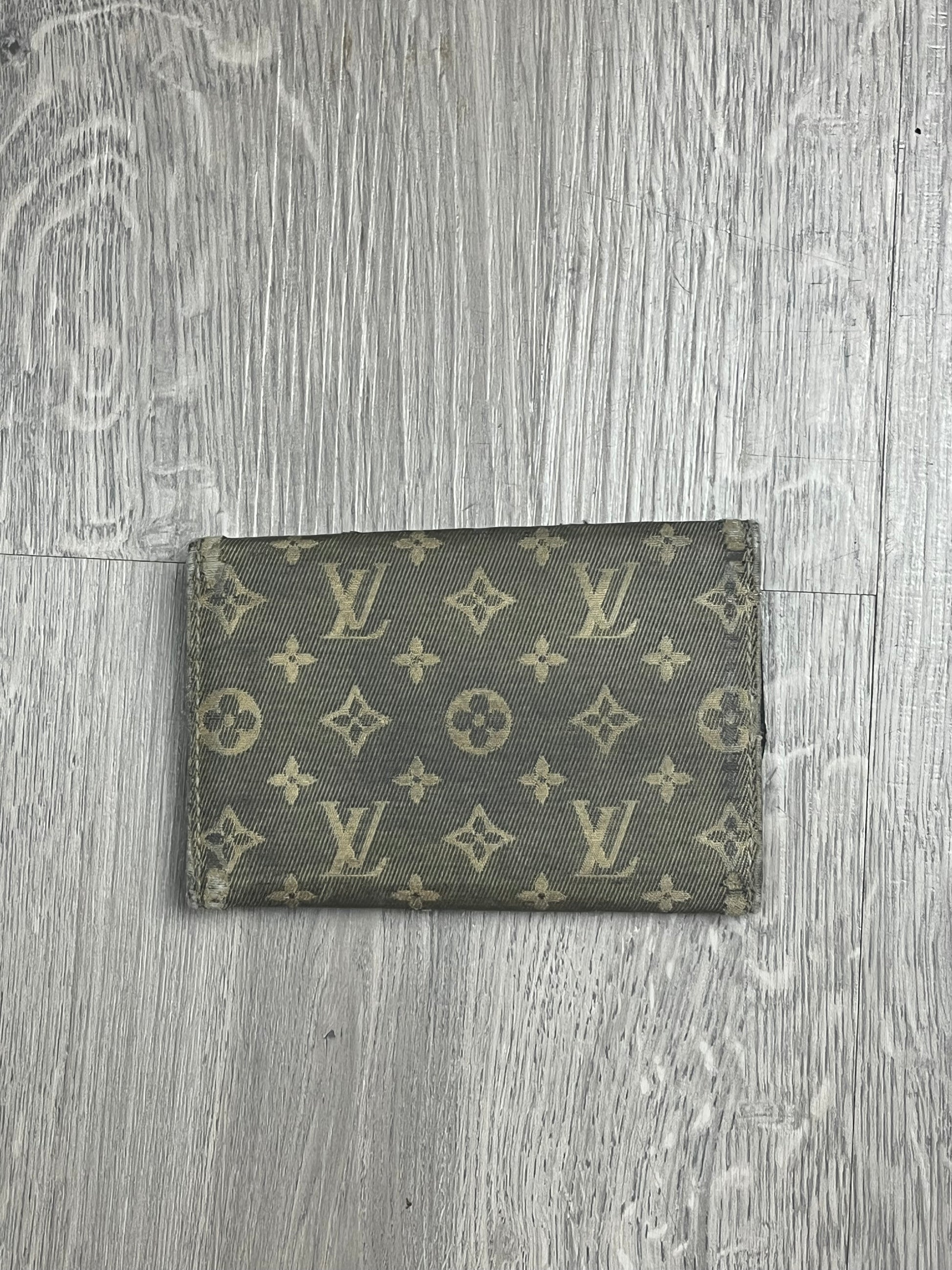 vintage Louis Vuitton keyholder/keypouch