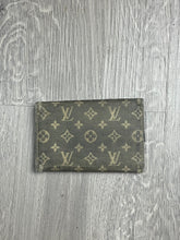 Load image into Gallery viewer, vintage Louis Vuitton keyholder/keypouch
