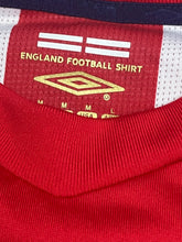 Cargar imagen en el visor de la galería, vintage England Umbro 2006 away jersey {M}
