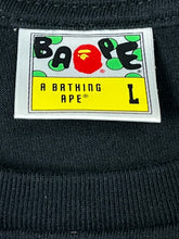 Carica l&#39;immagine nel visualizzatore di Gallery, vintage BAPE a bathing ape t-shirt

