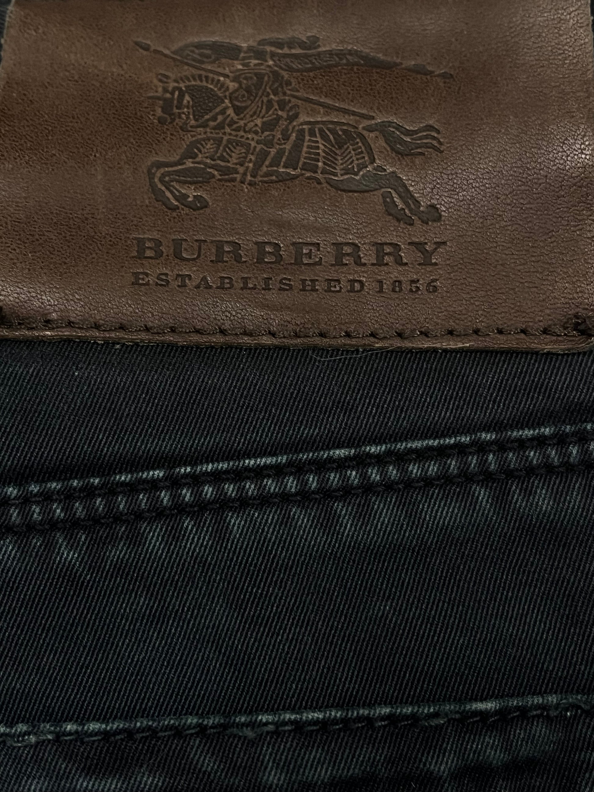 vintage Burberry jeans {L-XL}