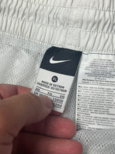 Load image into Gallery viewer, white vintage Nike shorts {XL}
