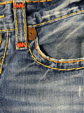 Carica l&#39;immagine nel visualizzatore di Gallery, vintage True Religion jeans {L-XL}
