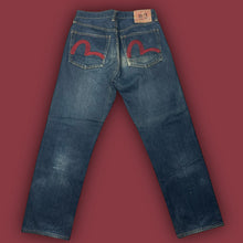 Carregar imagem no visualizador da galeria, vintage Evisu jeans {M-L}
