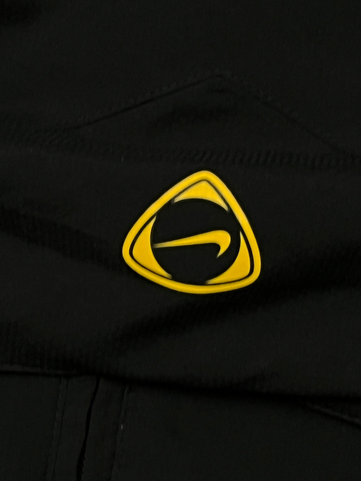vintage Nike BVB Dortmund windbreaker {L-XL}