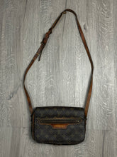 Φόρτωση εικόνας στο εργαλείο προβολής Συλλογής, vintage Louis Vuitton slingbag
