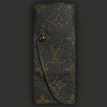Cargar imagen en el visor de la galería, vintage Louis Vuitton keyholder/keypouch
