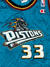 Lade das Bild in den Galerie-Viewer, vintage Champion Pistons HILL 33 jersey {M}
