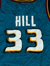 Lade das Bild in den Galerie-Viewer, vintage Champion Pistons HILL 33 jersey {M}
