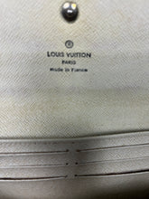 Carica l&#39;immagine nel visualizzatore di Gallery, vinatge Louis Vuitton wallet
