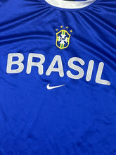 Load image into Gallery viewer, vintage Nike Brasil “spell out” jersey {L}
