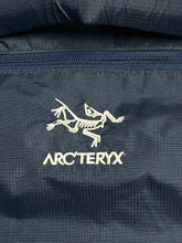Carregar imagem no visualizador da galeria, vintage ARCTERYX backpack
