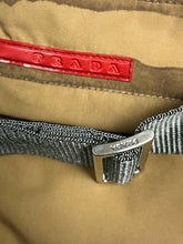 Carregar imagem no visualizador da galeria, vintage Prada slingbag
