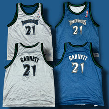 Carica l&#39;immagine nel visualizzatore di Gallery, vintage reversible Champion Timberwolves GARNETT 21 jersey {S}
