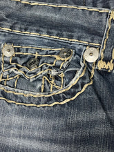 Carica l&#39;immagine nel visualizzatore di Gallery, vintage True Religion jeans {L-XL}
